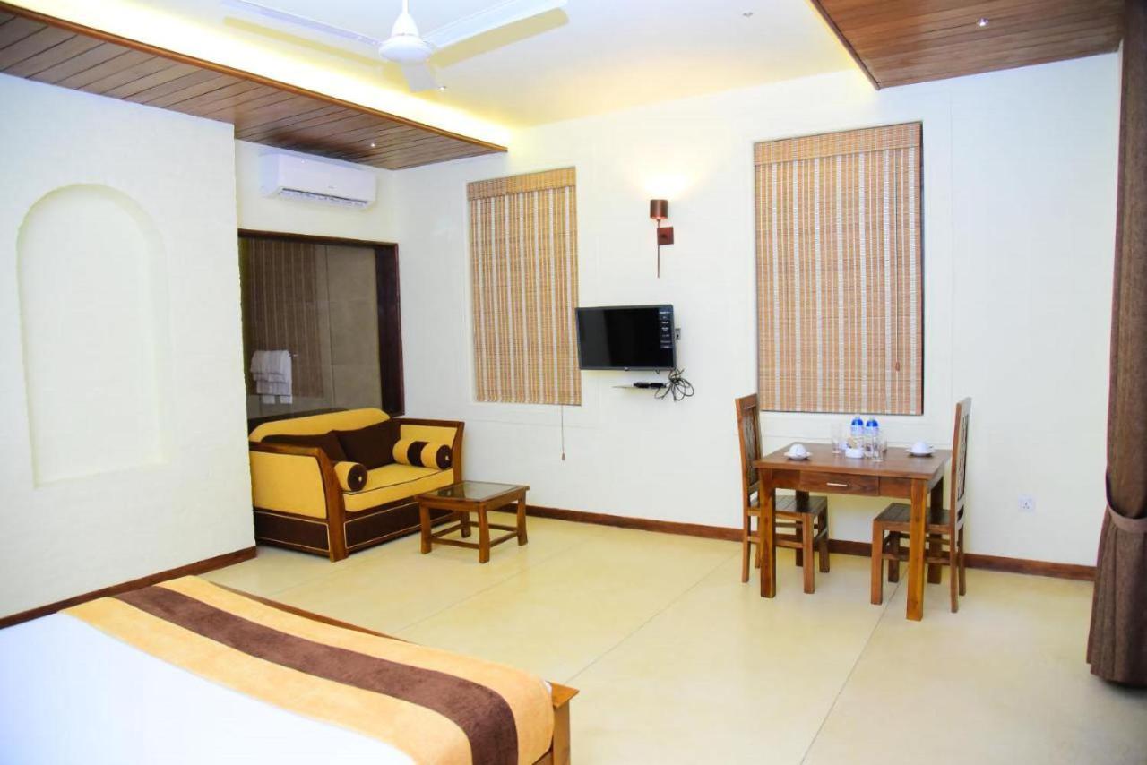 Hotel Leaf On Lagoon Negombo Exterior foto